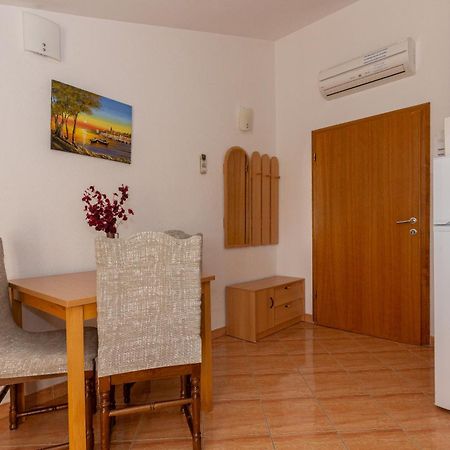 Apartments Dalmata Biograd Na Moru Exterior photo