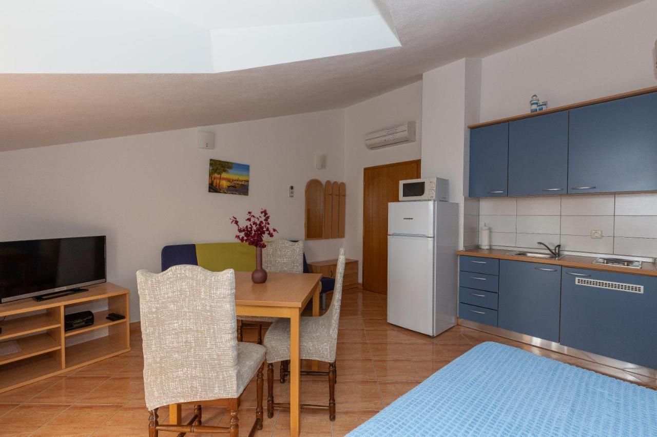 Apartments Dalmata Biograd Na Moru Exterior photo