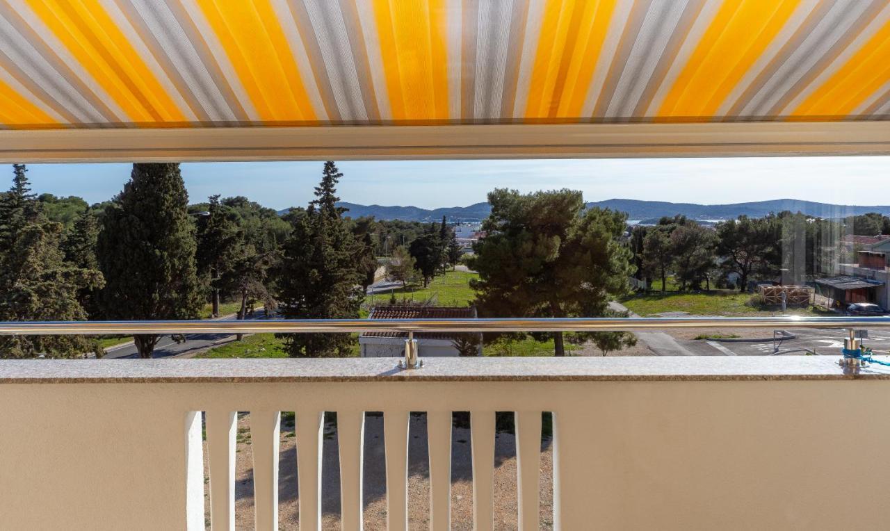 Apartments Dalmata Biograd Na Moru Exterior photo