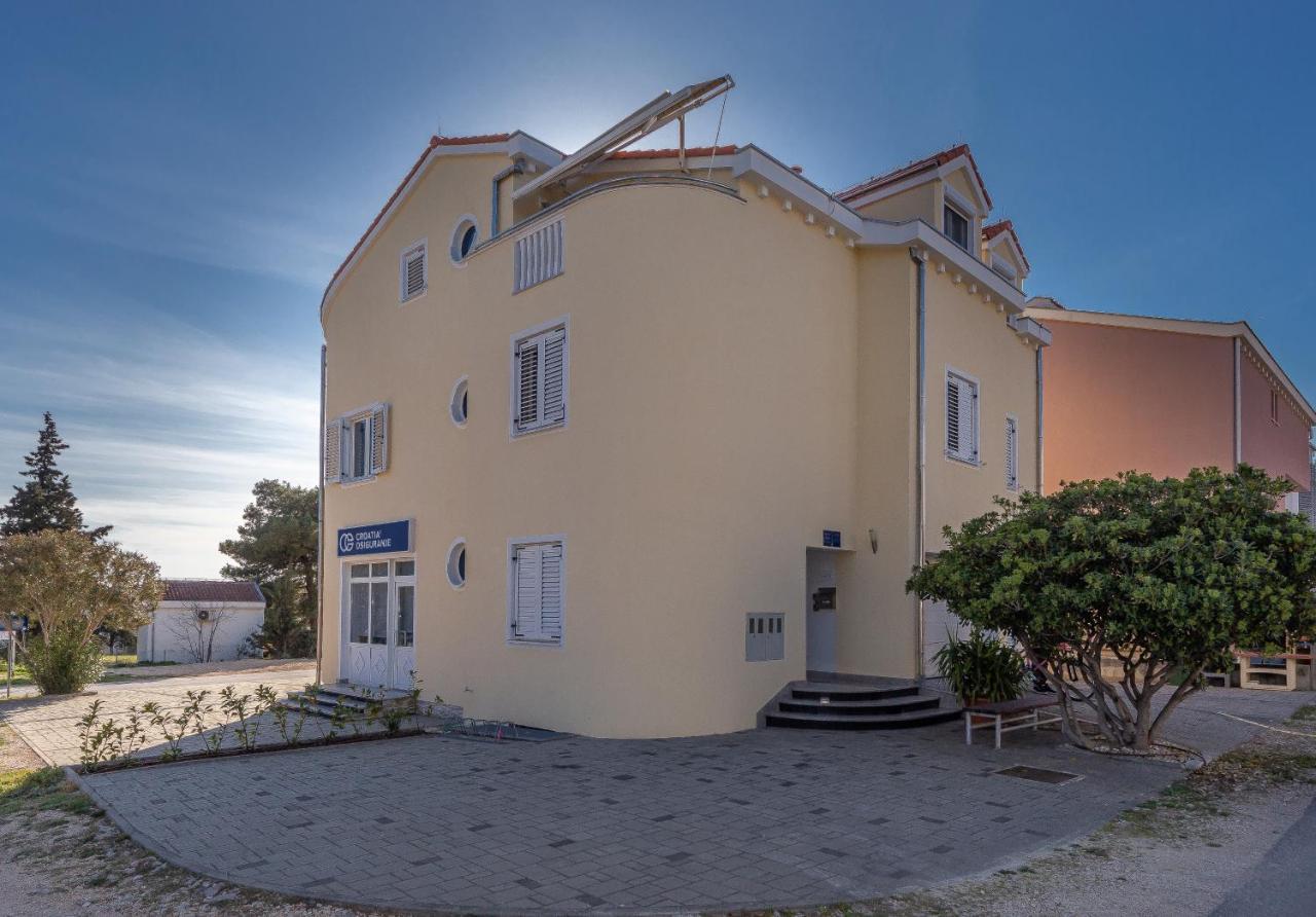 Apartments Dalmata Biograd Na Moru Exterior photo